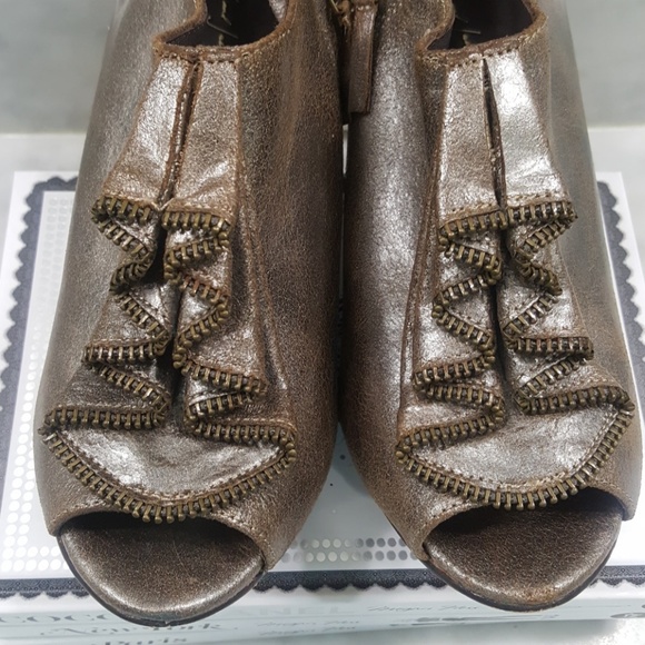 🎉Elizabeth and James Metallic Stiletto Booties - Picture 4 of 8